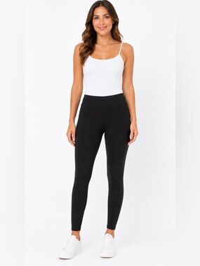 Francesca’s Black Leggings Medium Pull-On Stretch Pants 95% Polyester 5% Spandex